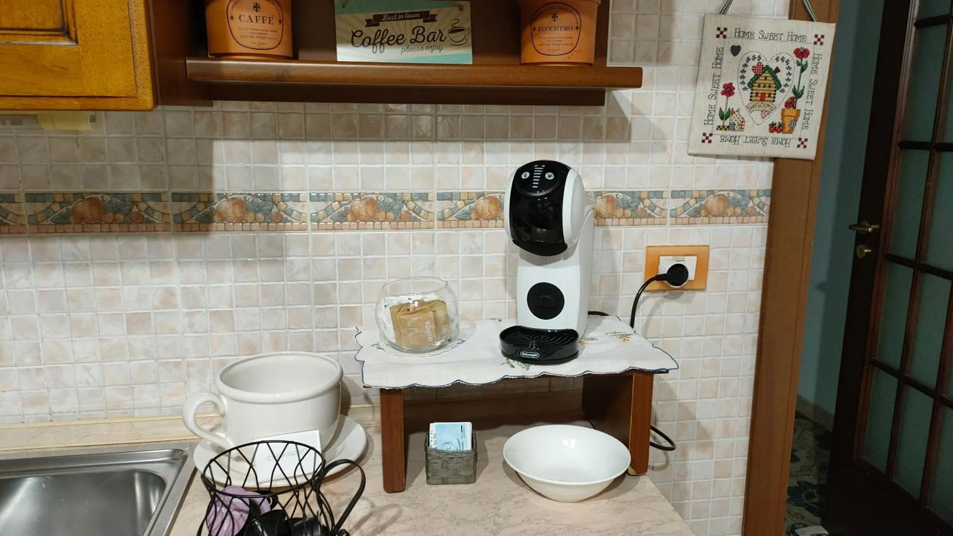 Tra Pirandello E Leopardi B&B Napoli 0*,  Italia