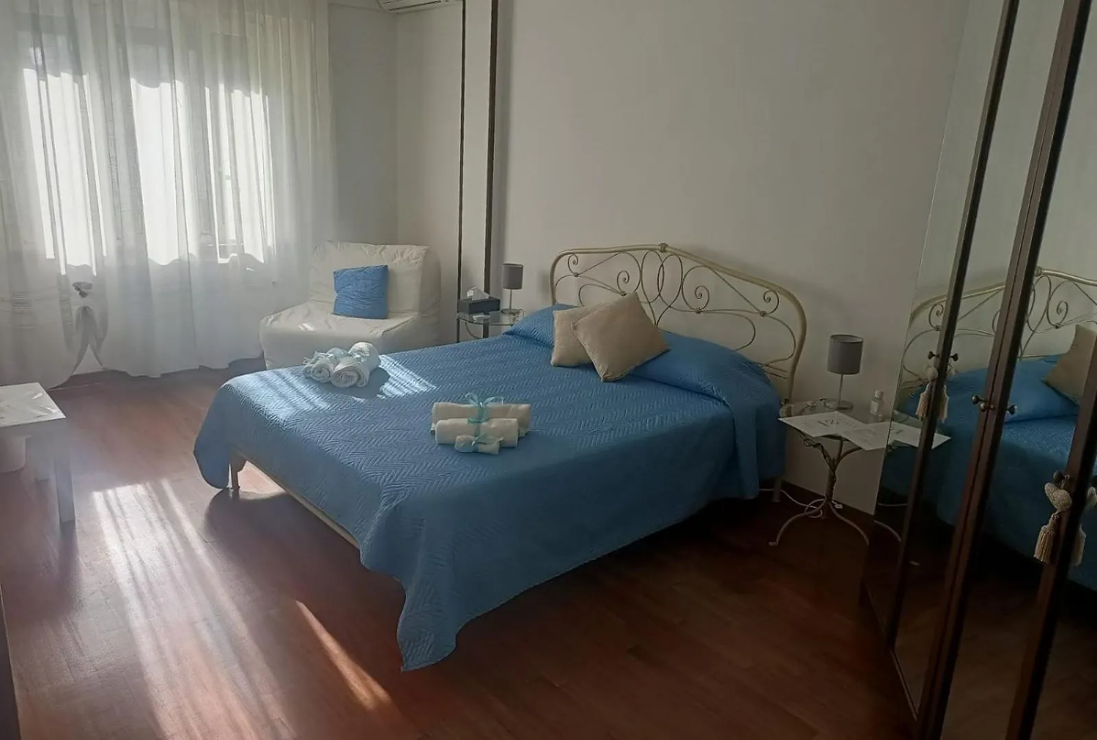 Tra Pirandello E Leopardi B&B Napoli