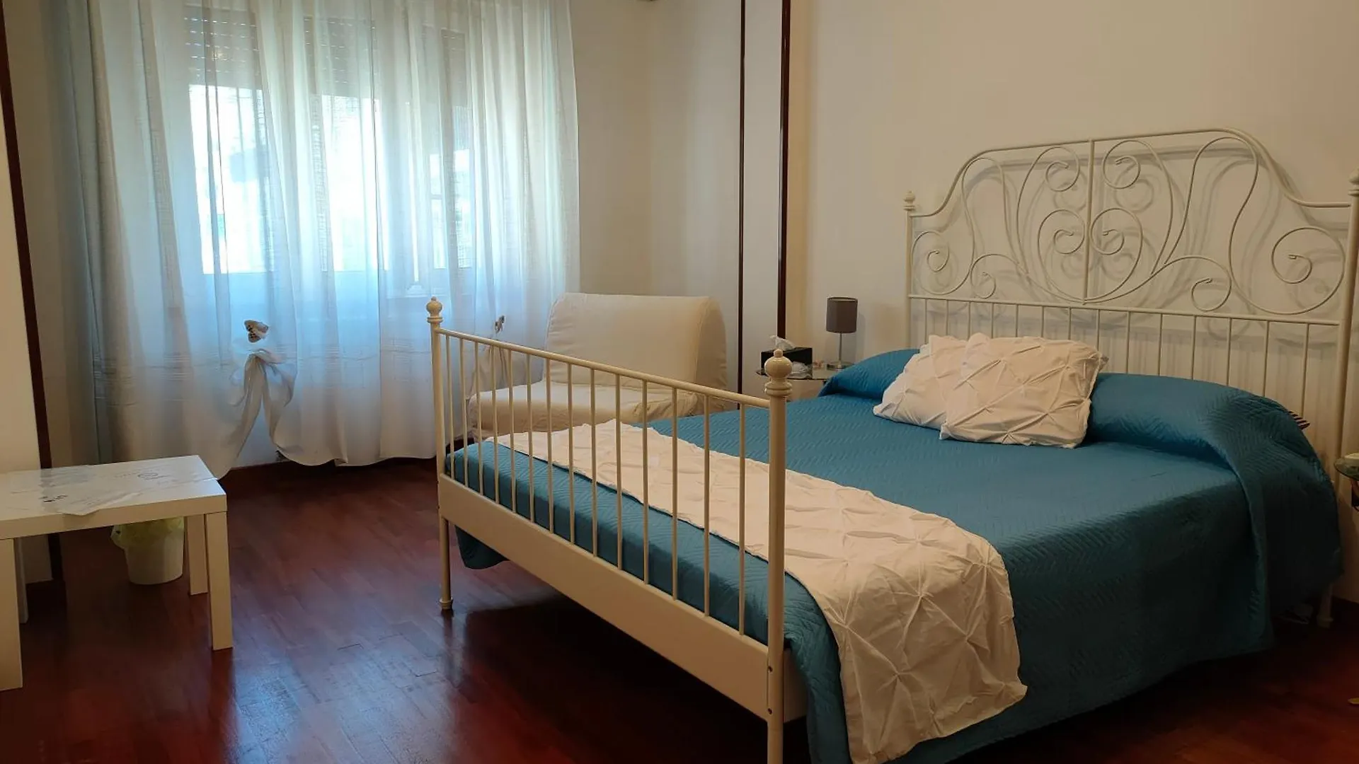 Tra Pirandello E Leopardi B&B Napoli Italia