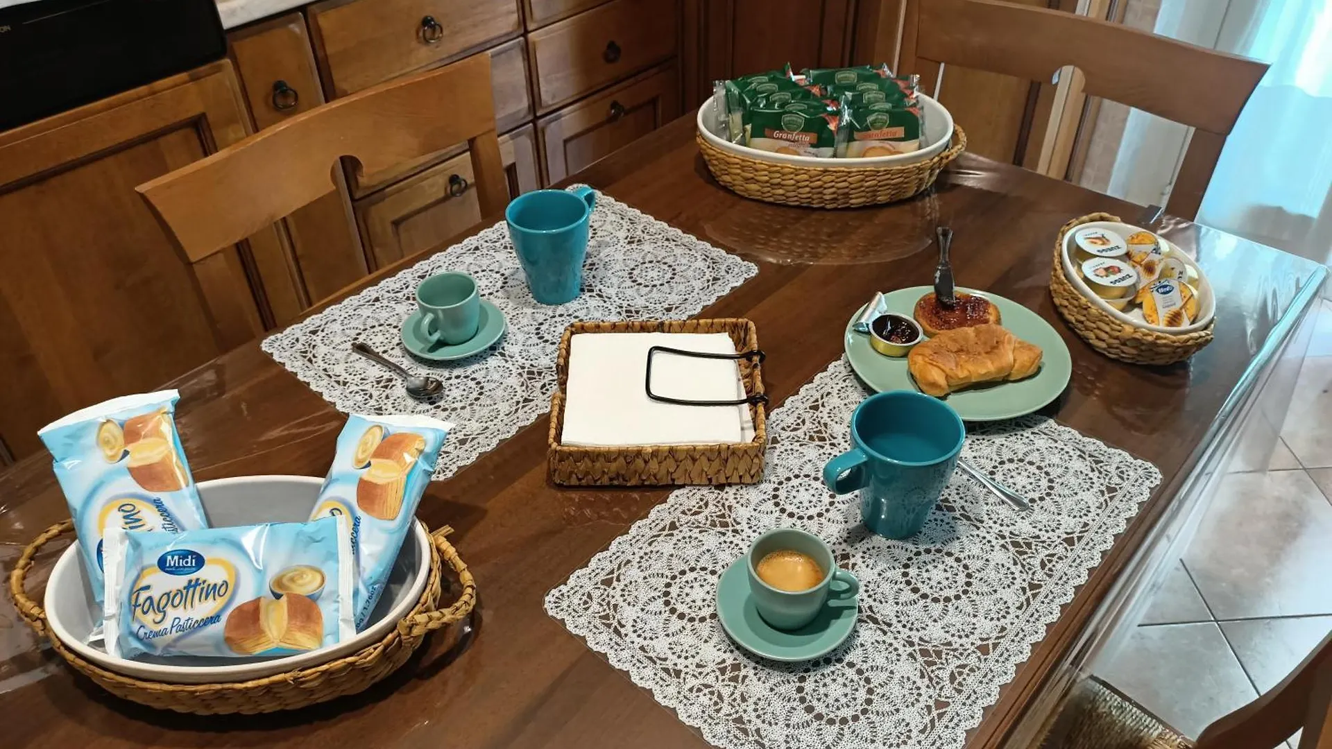 Tra Pirandello E Leopardi B&B Napoli 0*,  Italia