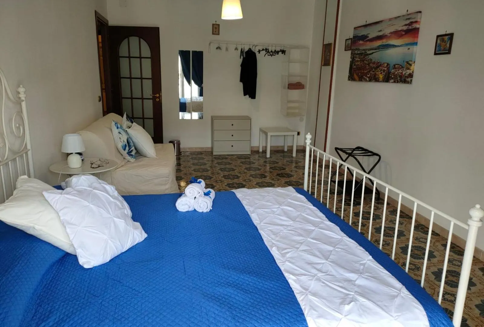 Bed & Breakfast Tra Pirandello E Leopardi B&B Napoli