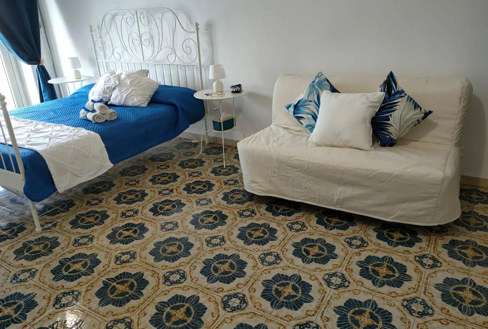 Tra Pirandello E Leopardi B&B Napoli