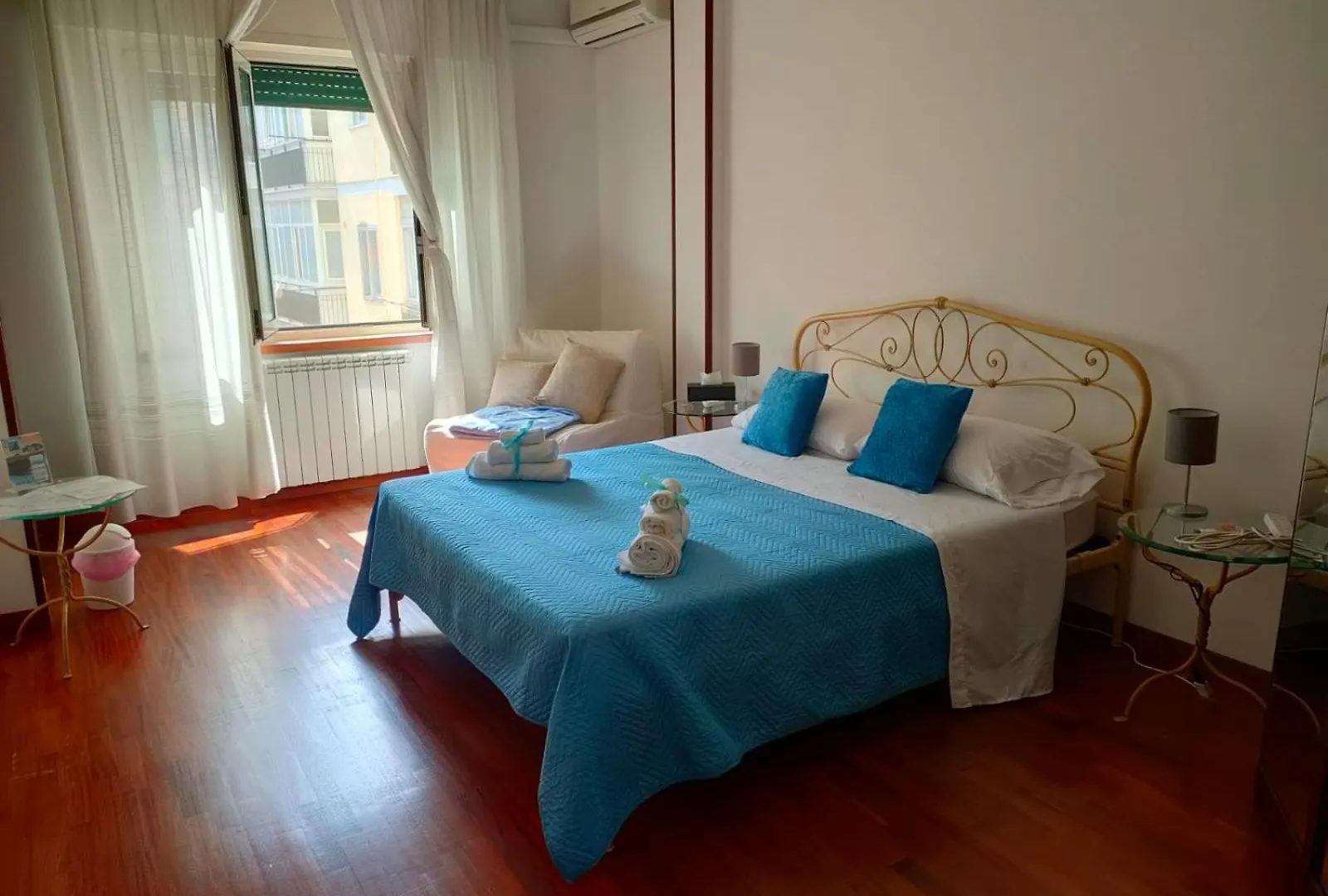 Tra Pirandello E Leopardi B&B Napoli